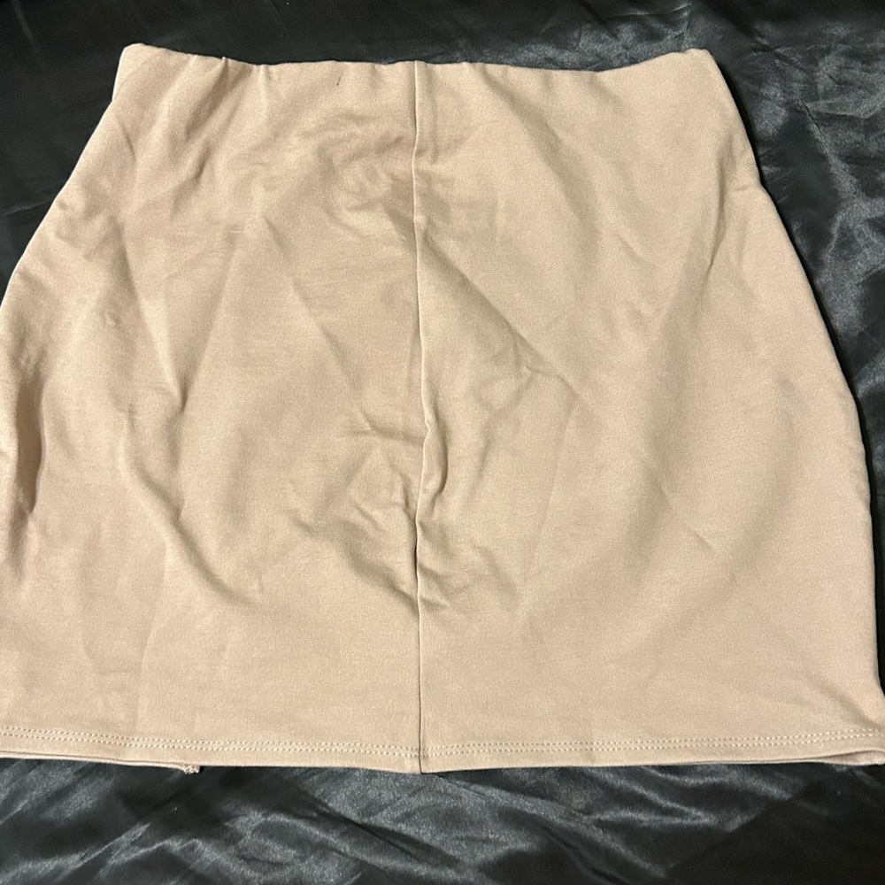 Beige slit skirt